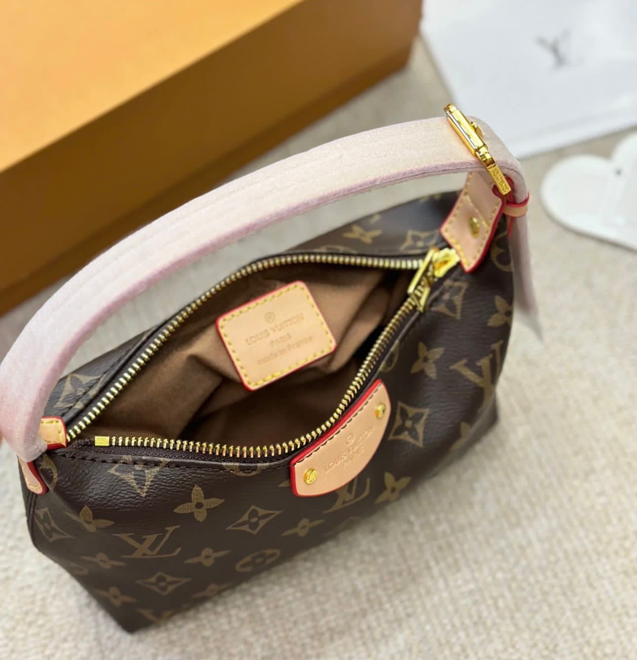 Effortlessly chic, the Louis Vuitton Easy Pouch